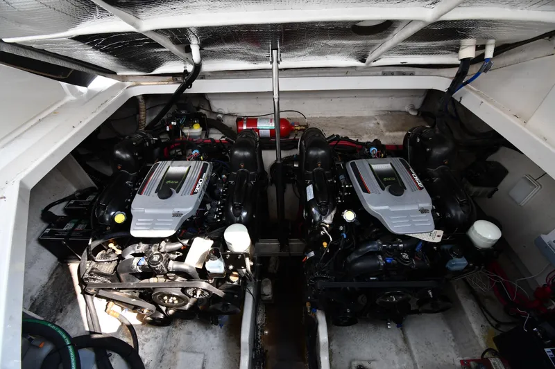 Slide: The Image of Sea Ray Sundancer 310 2011 - 62