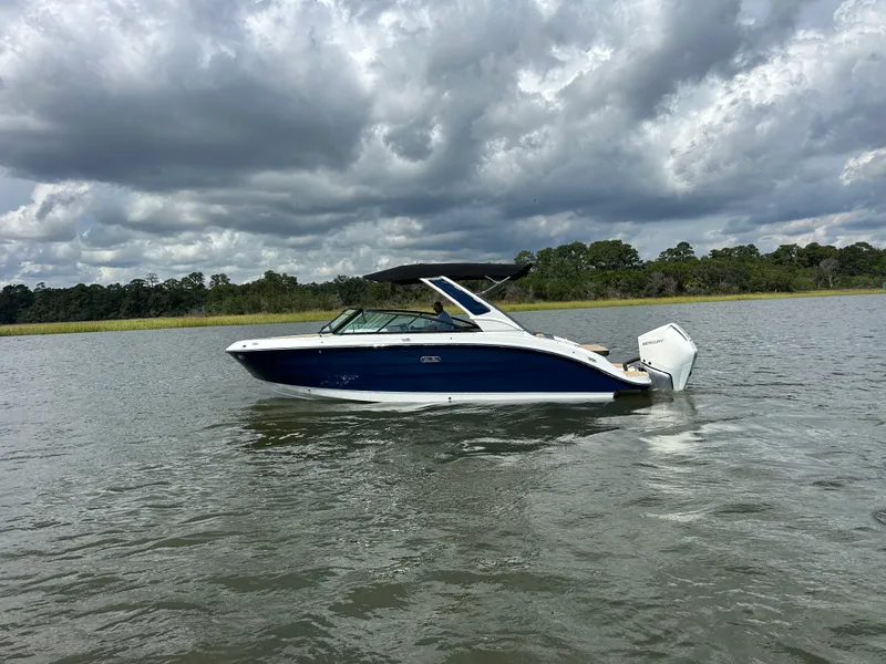 Slide: The Image of Sea Ray SDX 250 Outboard 2026 - 11