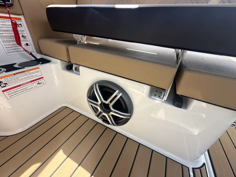 Slide: The Image of Sea Ray SDX 250 Outboard 2026 - 19