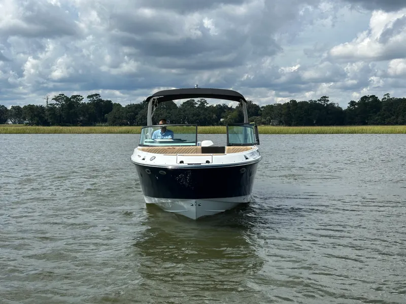 Slide: The Image of Sea Ray SDX 250 Outboard 2026 - 4