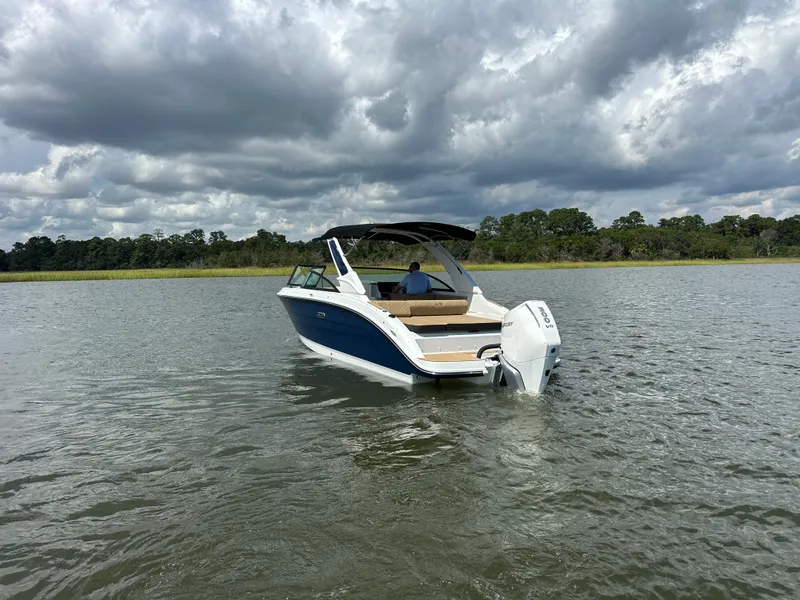 Slide: The Image of Sea Ray SDX 250 Outboard 2026 - 9