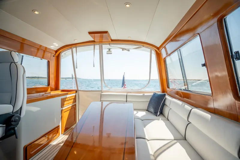 Slide: The Image of Little Harbor WhisperJet 44 2000 - 15