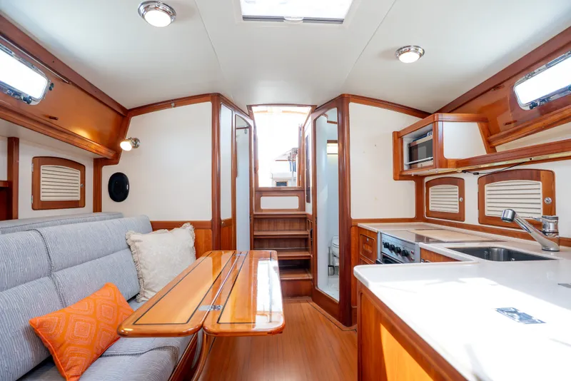 Slide: The Image of Little Harbor WhisperJet 44 2000 - 17