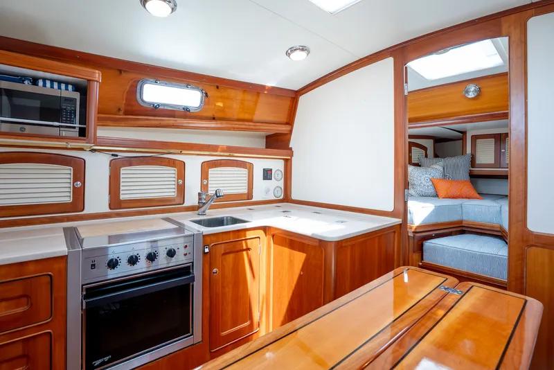 Slide: The Image of Little Harbor WhisperJet 44 2000 - 18