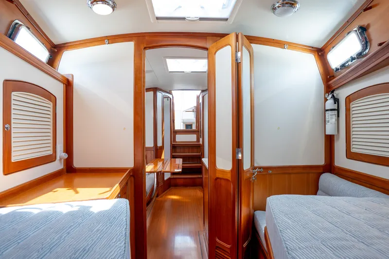 Slide: The Image of Little Harbor WhisperJet 44 2000 - 21