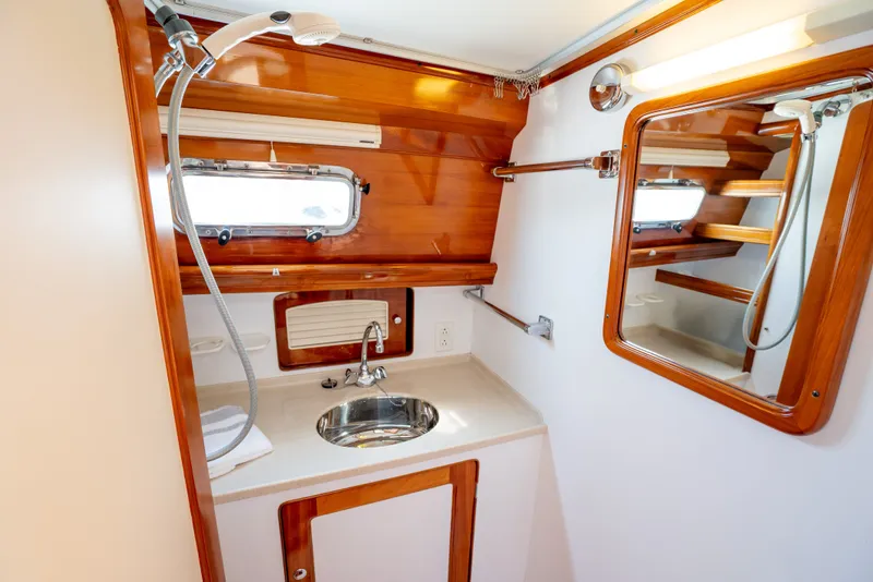 Slide: The Image of Little Harbor WhisperJet 44 2000 - 23