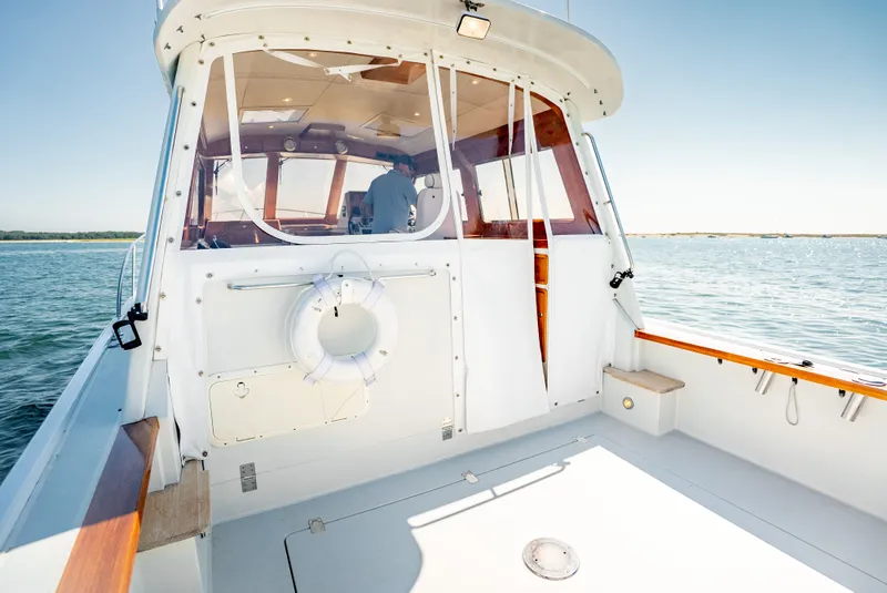 Slide: The Image of Little Harbor WhisperJet 44 2000 - 24