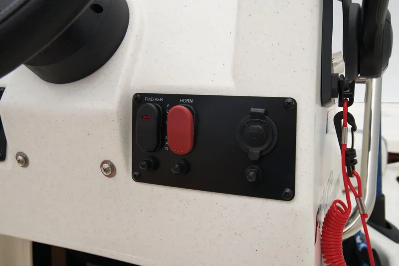 Slide: The Image of Mako Pro Skiff 13 CC 2026 - 29