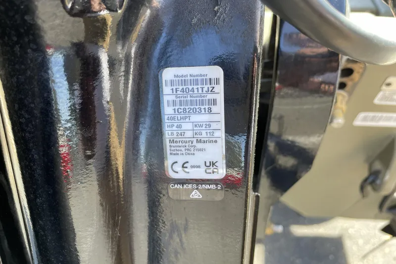 Slide: The Image of Label on Tracker Grizzly 1650 T Prairie Wings Edition, 2026, showing model and serial numbers. - 42