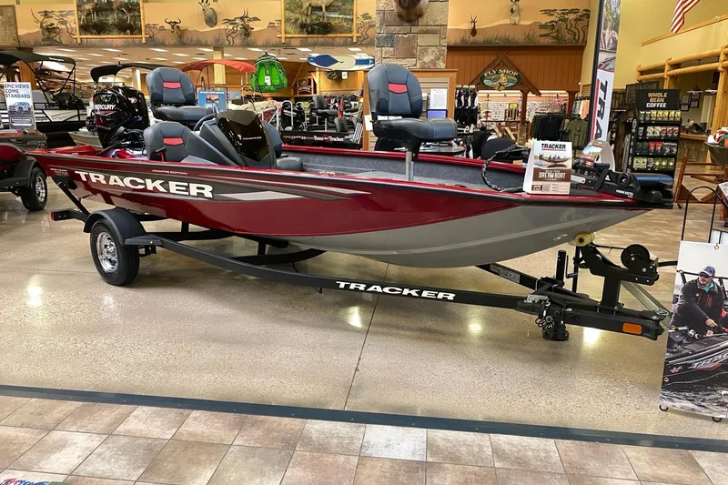 The Image of Tracker Pro Team 175 Crappie Edition 2026 - undefined