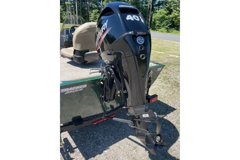 Slide: The Image of 2026 Tracker Bass Tracker Classic Limited with Mercury 40 outboard motor. - 4