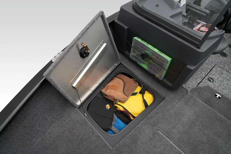 Slide: The Image of Tracker Pro Guide V-175 WT 2026 - 35