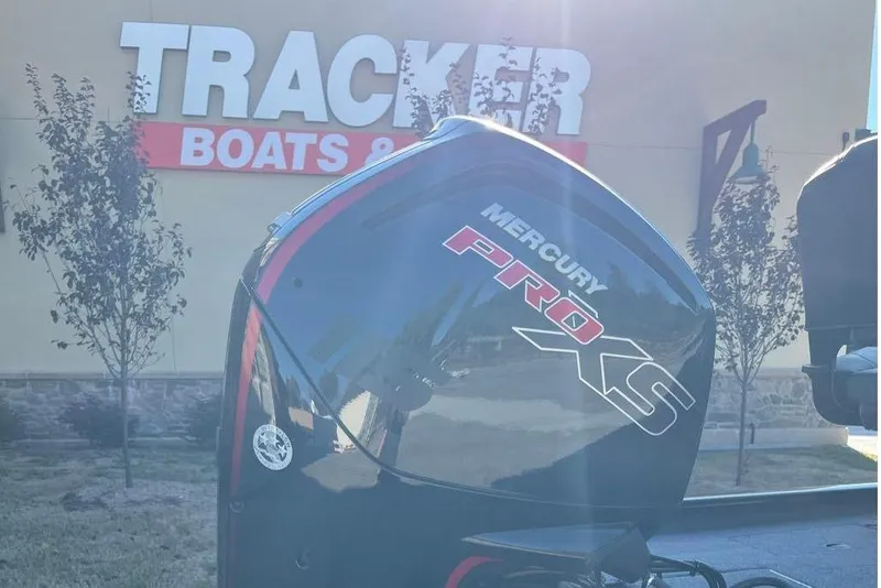 Slide: The Image of Tracker Pro Team 190 2026 - 5