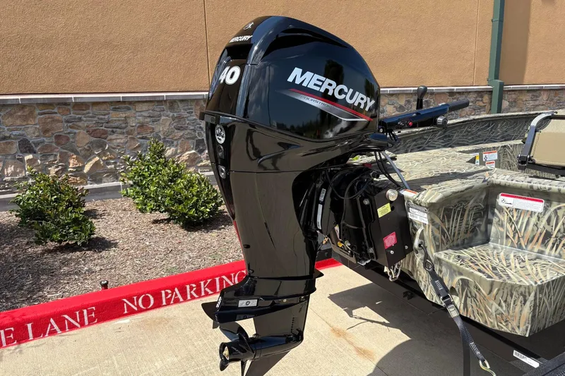Slide: The Image of 2026 Tracker Grizzly 1650 T Prairie Wings Edition with Mercury outboard motor. - 6