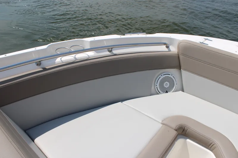 Slide: The Image of Boston Whaler 210 Vantage 2026 - 39