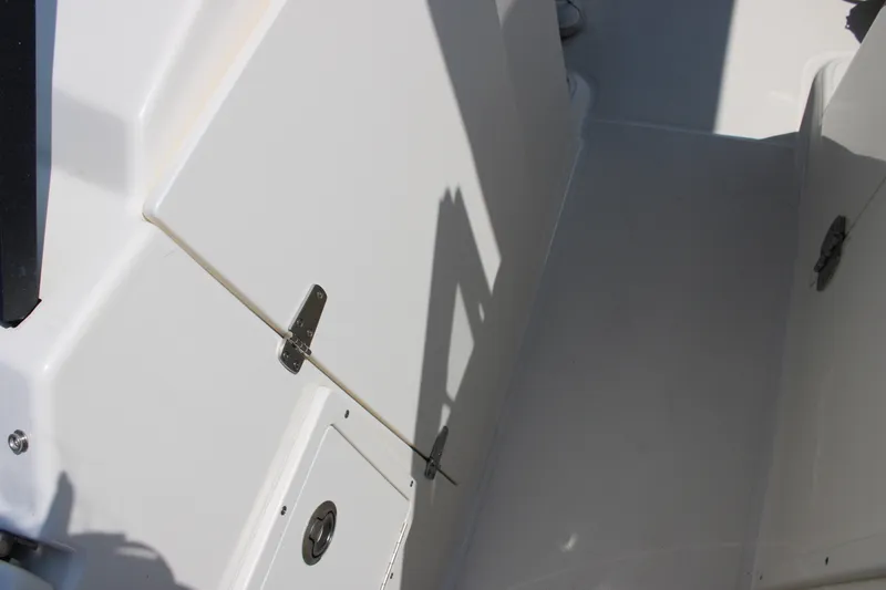 Slide: The Image of Boston Whaler 210 Vantage 2026 - 44