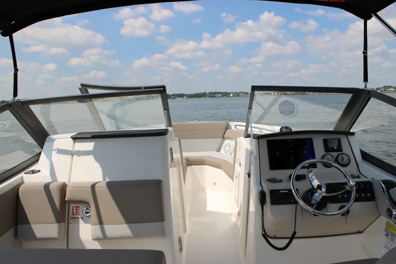 Slide: The Image of Boston Whaler 210 Vantage 2026 - 49