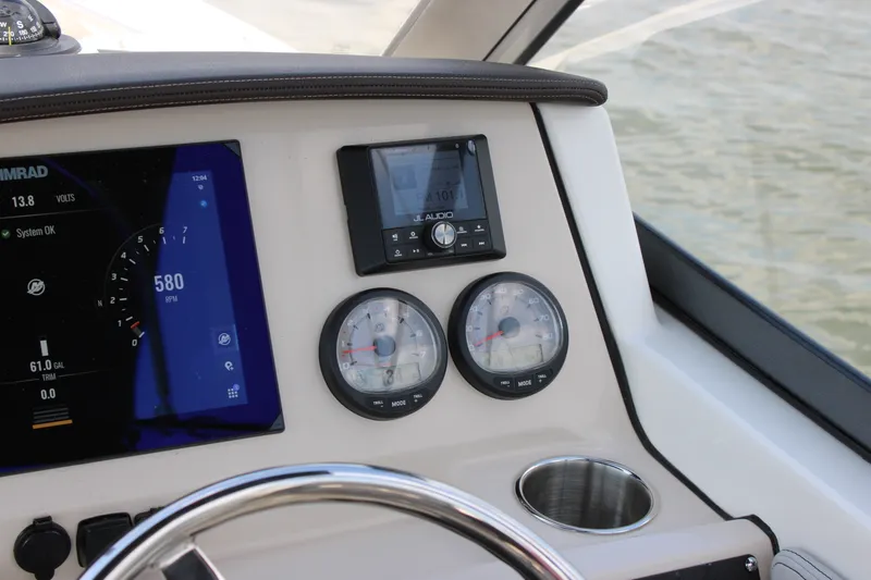 Slide: The Image of Boston Whaler 210 Vantage 2026 - 50