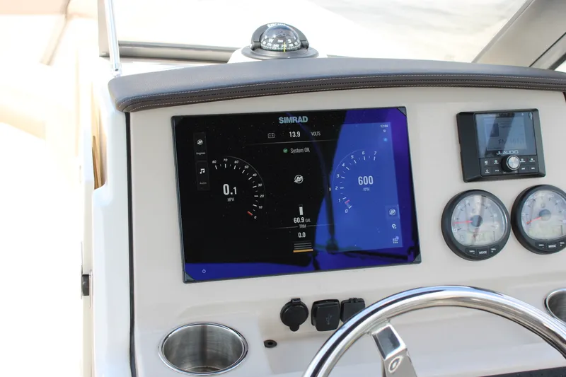 Slide: The Image of Boston Whaler 210 Vantage 2026 - 51
