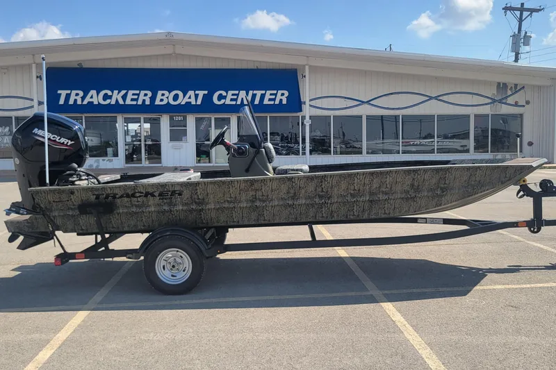 The Image of 2026 Tracker Grizzly 1860 CC boat on trailer at Tracker Boat Center. - 0