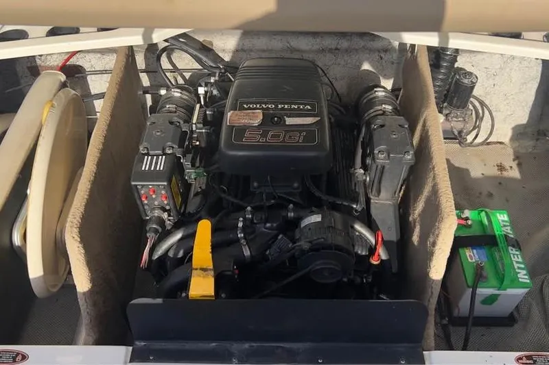 Slide: The Image of Volvo Penta 5.0Gi engine in 2001 Harris-Kayot Star 20V boat, with Interstate battery. - 11