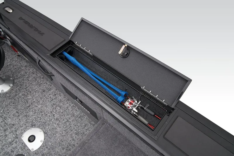 Slide: The Image of Tracker Targa V-18 WT 2026 - 60