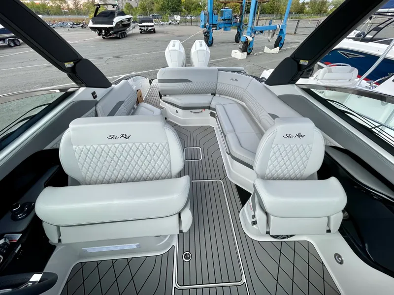 Slide: The Image of Sea Ray SLX 280 Outboard 2026 - 19