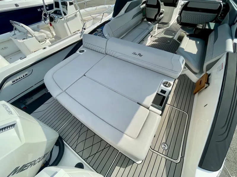 Slide: The Image of Sea Ray SLX 280 Outboard 2026 - 2