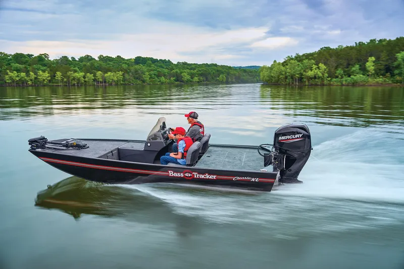 Slide: The Image of Tracker Bass Tracker Classic XL 2026 - 45