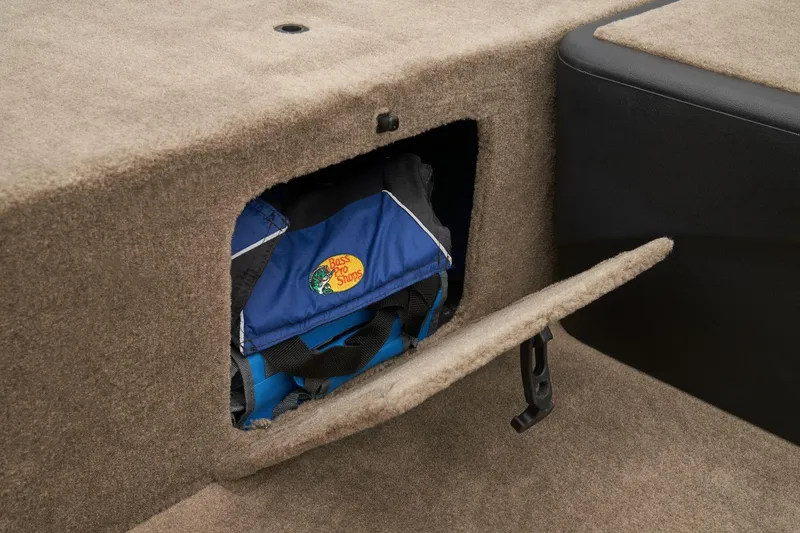 Slide: The Image of Tracker Bass Tracker Classic Limited 2026 - 45