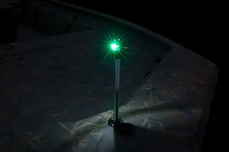 Slide: The Image of Tracker Grizzly 1860 Utility 2026 - 18