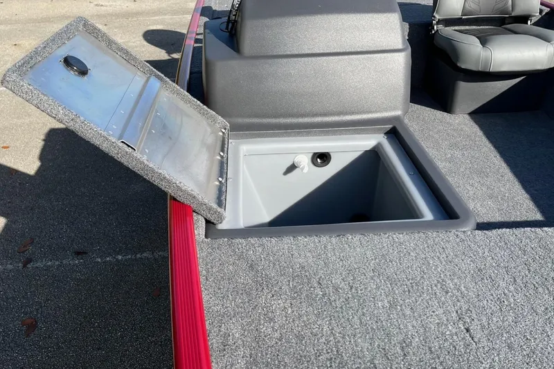 Slide: The Image of 2026 Tracker Bass Tracker Classic XL with Minn Kota Edge trolling motor. - 5