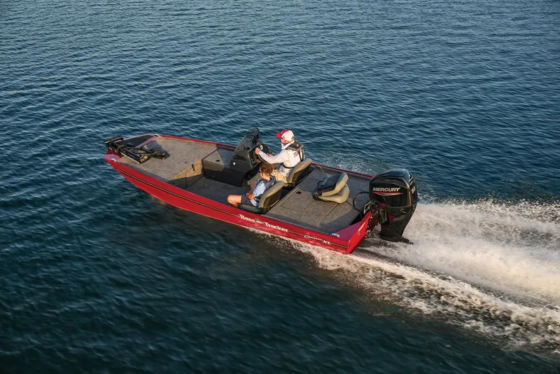 Slide: The Image of Tracker Bass Tracker Classic XL 2026 - 60