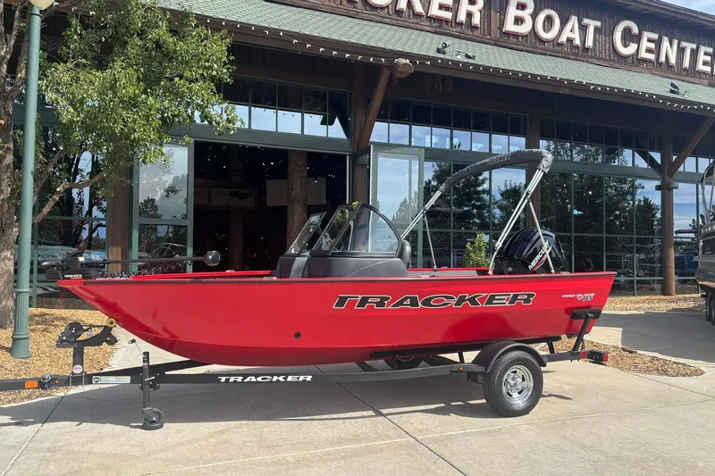The Image of 2026 Tracker Pro Guide V-16 WT boat displayed at Tracker Boat Center. - 0
