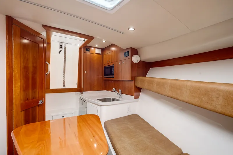 Slide: The Image of Albemarle 30 Express 2022 - 28