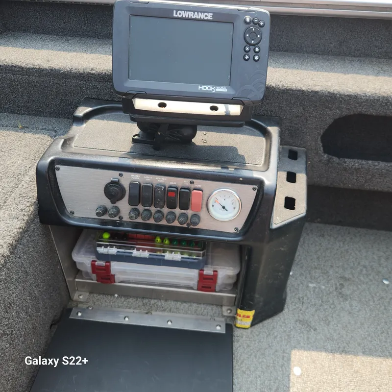 Slide: The Image of Lund 1675 Pro Guide 2020 - 14