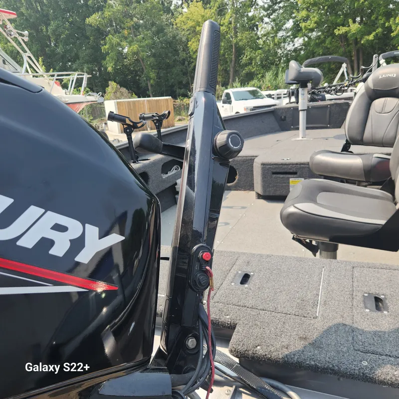 Slide: The Image of Lund 1675 Pro Guide 2020 - 3