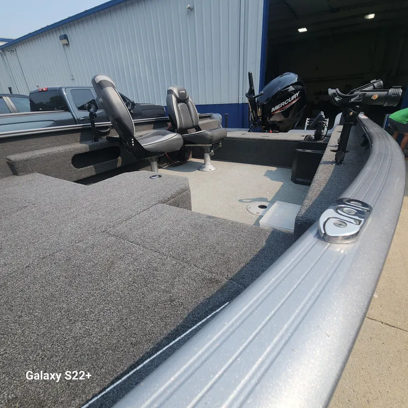 Slide: The Image of Lund 1675 Pro Guide 2020 - 5