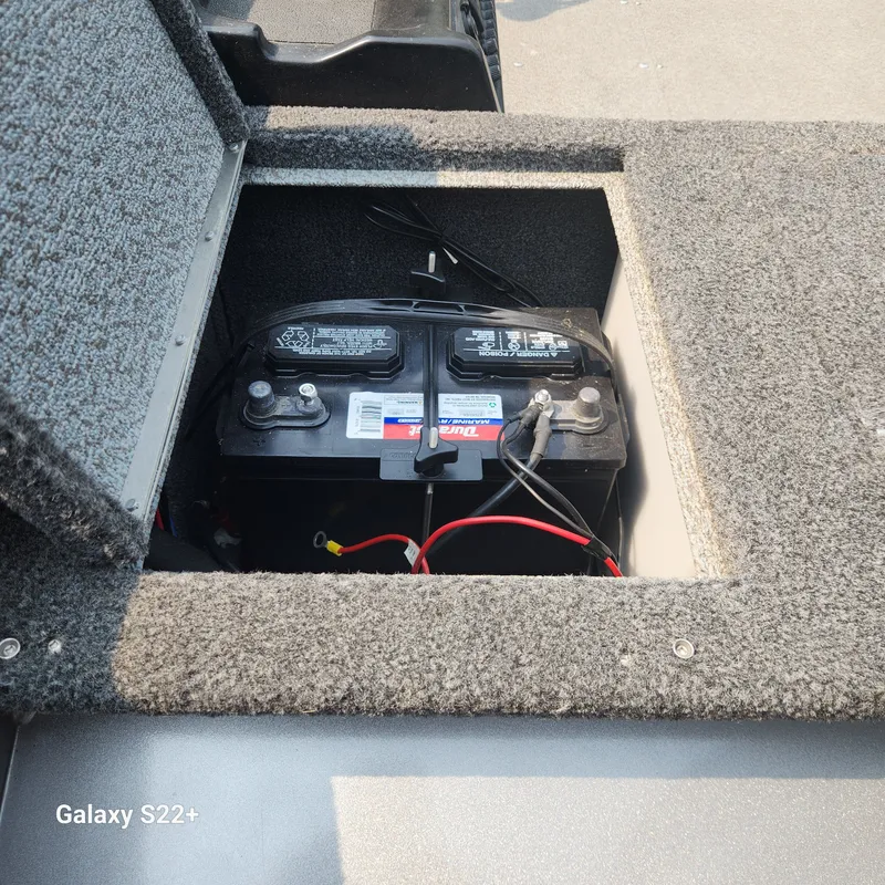 Slide: The Image of Lund 1675 Pro Guide 2020 - 6