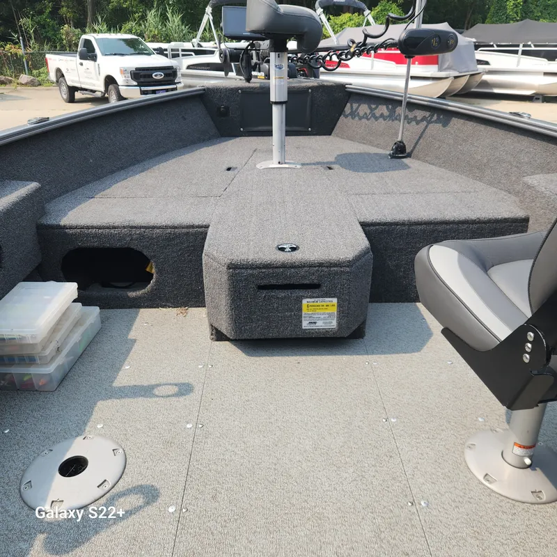 Slide: The Image of Lund 1675 Pro Guide 2020 - 9