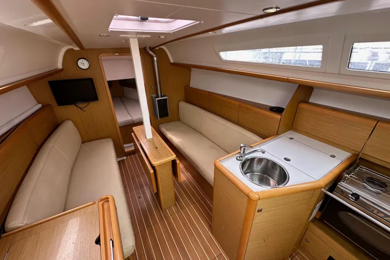 Slide: The Image of Jeanneau Sun Odyssey 33i 2011 - 50