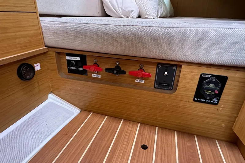 Slide: The Image of Jeanneau Sun Odyssey 33i 2011 - 64