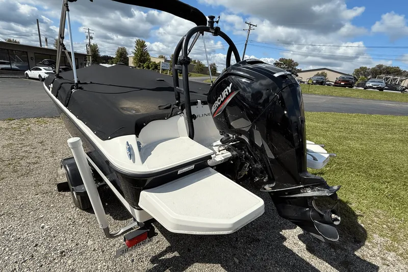 Slide: The Image of Bayliner Element 180 XL 2020 - 3