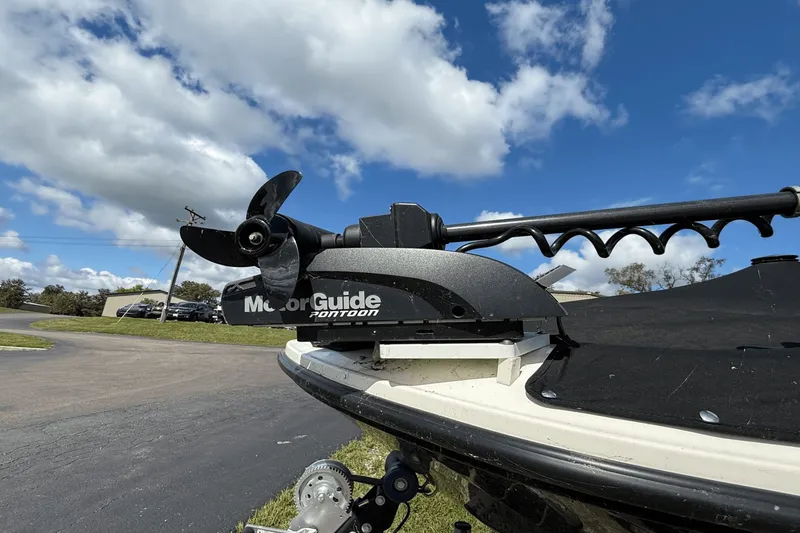 Slide: The Image of Bayliner Element 180 XL 2020 - 6