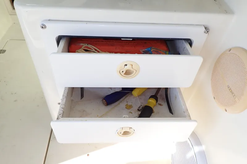 Slide: The Image of Albin 28 Tournament Express 2000 - 100