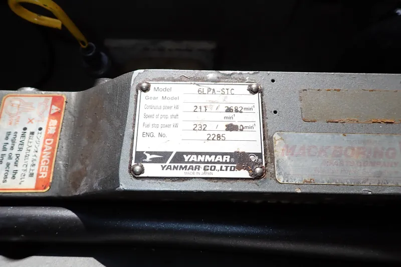 Slide: The Image of Albin 28 Tournament Express 2000 - 110