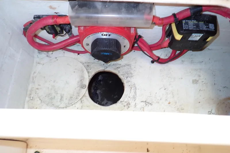 Slide: The Image of Albin 28 Tournament Express 2000 - 60