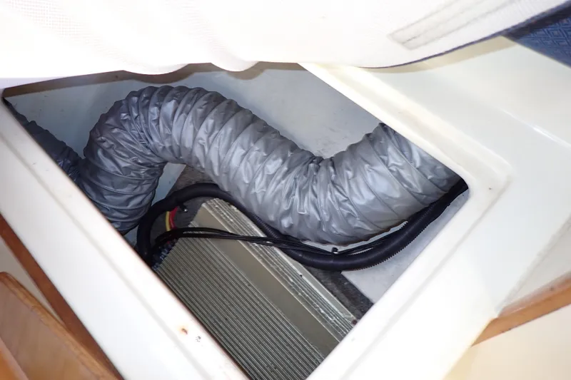 Slide: The Image of Albin 28 Tournament Express 2000 - 75