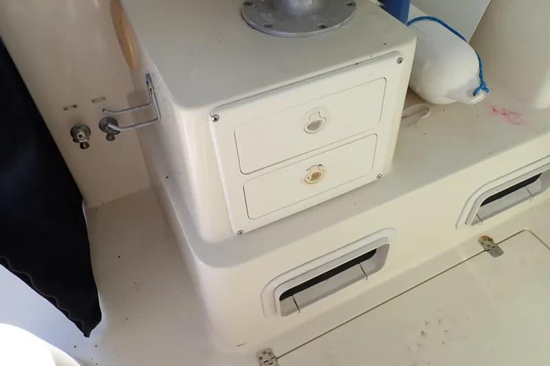 Slide: The Image of Albin 28 Tournament Express 2000 - 76