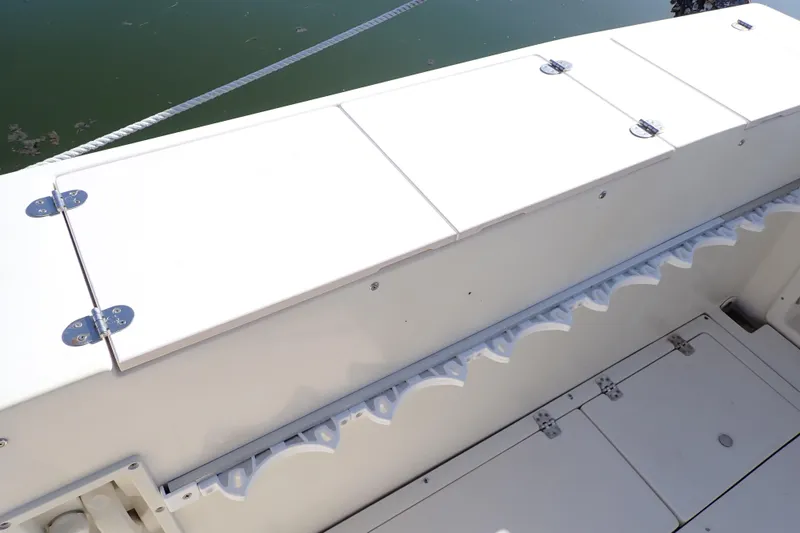 Slide: The Image of Albin 28 Tournament Express 2000 - 95